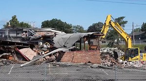 Fireplace restaurant gets torn down on Route 17 in Paramus