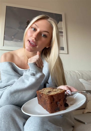 loves God, loves me, & loves to bake. i think yes | Banana Bread