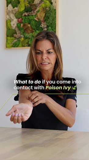 How to identify poison ivy and what to do if you come into contact with it. 🌿Poison ivy typically has three pointed leaves. 🎙️Remember the saying, leaves of three, let it be. 🍁Color changes. The leaves can vary in color, anything from a green in the spring and summer months to a reddish color in the fall. It usually grows in either shrubs or vines and will often have whitish green berries growing from it. 📌If you suspect that you’ve come into contact with poison ivy here’s what you need to d