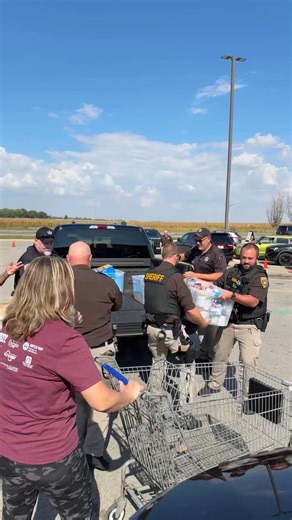 The Macon County Sheriff’s Office just stopped by to make a contribution and go on the air to talk about how they support the food drive. Also, we’ve got an update grand total - $523,798! There is still plenty of time to stop by - we are here until 6pm! #feedtheneed #WSOYFoodDrive Kroger | NowDecatur.com