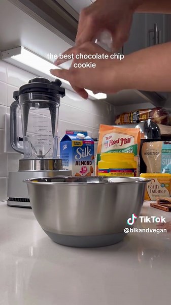 Delicious Vegan Chocolate Chip Cookies Recipe