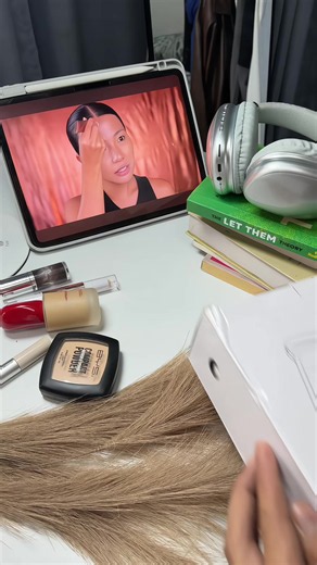 LED Folding Mirror Makeup Bag: Compact Lighted Mirror for Travel