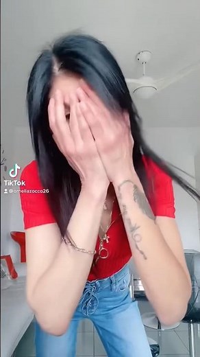 Introducing the "Vita Wear Smar tBa nd," a next-generation wearable gadget