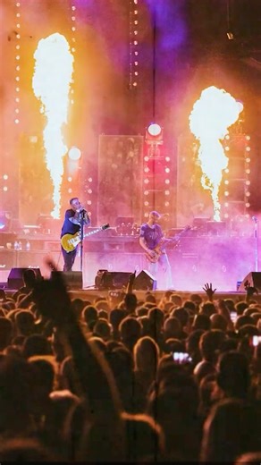 97K views · 5.6K reactions | #FlashbackFriday to our performance at Louder Than Life Fest in 2019. What songs do you want to see on the setlist in September? ⬇️⚡ | Staind | Facebook