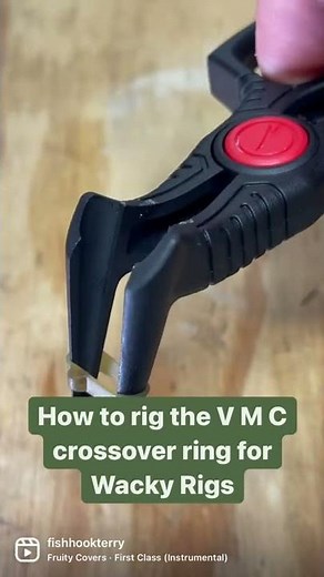VMC Crossover Ring, how to rig. Wacky Rig Worm Setup.