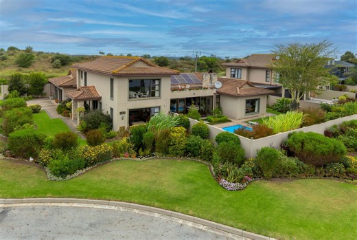 R 7 850 000 | 4 Bedroom House in Earls Court Lifestyle Estate | Private Property