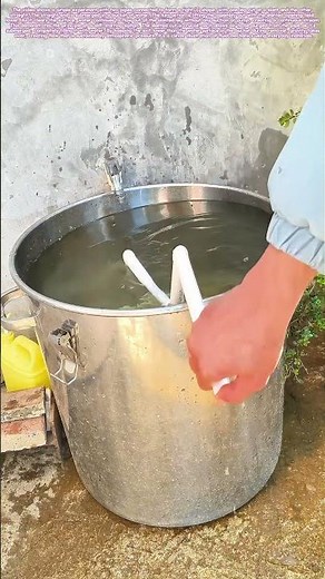 Breaking the Seal: The Self-Starting Siphon in a Simple L-Bend