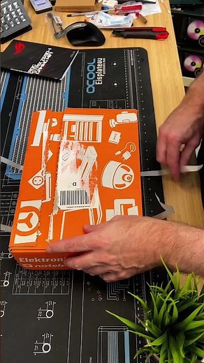 PC Hardware Unboxing Fail Outtake #pcbuilding #bastelnerd #shortsmitmarietta