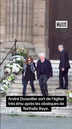 Antoine Dussollier sort de l’église Saint Sulpice très ému