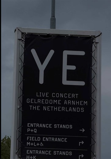 Kanye West performs 'Runaway' live with MPC — June 8, 2026 GelreDome
