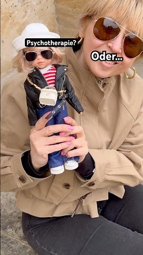 Manche gehen zur Therapie, andere finden Ruhe zwischen ihren Puppen #puppen #puppenmama #spielpuppe