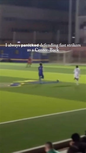 I always panicked defending fast strikers as Center-Back until this changed my life⬇️