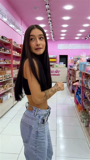 You and your shopaholic friend 🤦🏻‍♀️🙀 #pnk #humor #comedy #makeup