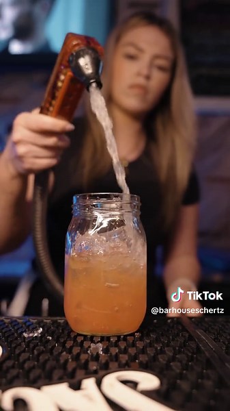 Come relax at Bar House located at 533 Main St in Schertz! Open dailly from 4pm-2am! Big Smash Burgers serving Wednesday through Sunday! #bars #schertz #cibolo #sanantonio