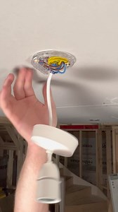 968K views · 2.5K reactions | Often fitted only to be removed. The big light is the lighting staple of UK homes. Here’s how they are wired with loop in and out plus switch wire. | EFIXX | Facebook