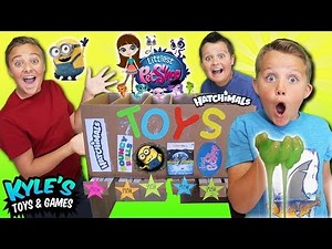 Mystery TOY Dispenser! Funny Cardboard Vending Machine!