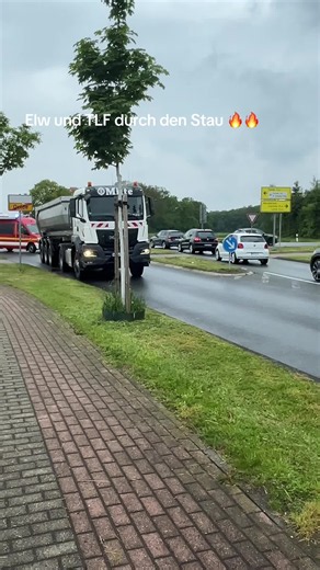Elw und TLF im Stau: Einsatzfahrt durch Verkehrschaos