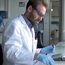 Video: Fluorescent Paper Strips for the Detection of Diesel Adulteration with Smartphone Read-out