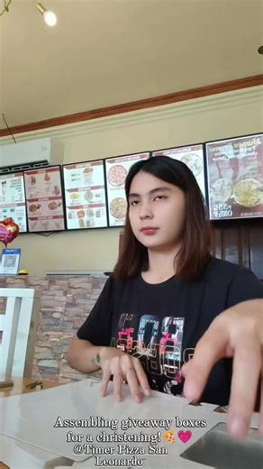 Assembling giveaway boxes for a christening!🍕💗#TimerPizza