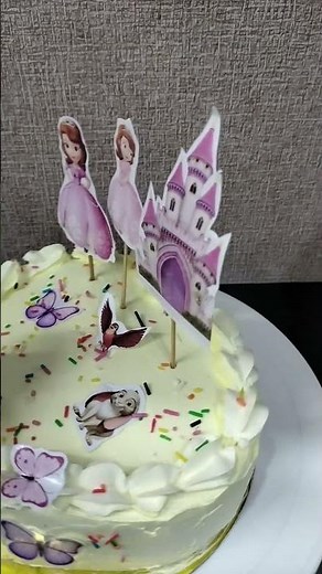 #heartshapedesign #cake #sofia #cake