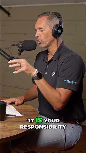 Leaders, schedule time to pause and self-reflect. Clarity comes from quiet moments where you ask important questions. Authenticity builds trust. Admit weaknesses; invite your team to challenge you. It's their responsibility to stop bad decisions. #Leadership #SelfReflection #Authenticity #Teamwork #Trust #Communication | 3PX Coaching
