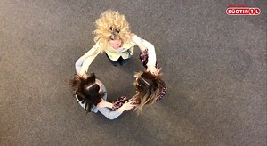 2.6K views · 26 reactions | Der „Triangle Dance" erobert momentan das Internet.  Mit welchen 2 Freunden schaffst du diesen Tanz?  | Südtirol 1 | Facebook