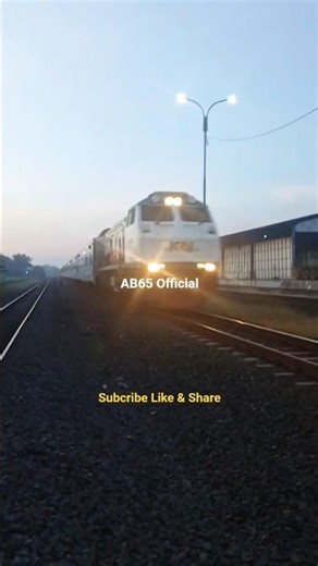 25/4/26 . MELINTAS LANGSUNG ❗️KA MAJAPAHIT DI STASIUN KLARI.