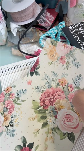 Trying to get that perfect fold on your printable? ✨ Here’s a TIP—simple, quick, and makes your folds clean and crisp every time. 💡🩷 👉 Tell me below: do you use a folding tool or just your hands when working with your printables?✂️ #printables #papercrafting #scrapbooking | Crafty DIYer