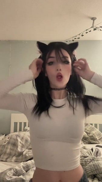 Cosplay Wig Installation Guide: Try on Different Styles
