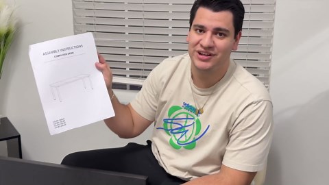 63 Inch Large Computer Desk, Modern Office Desk with Adjustable Feet, Gaming Desk with Deep Desktop, Study Writing Table for Home Office, Work from Home, Easy Assembly, Black