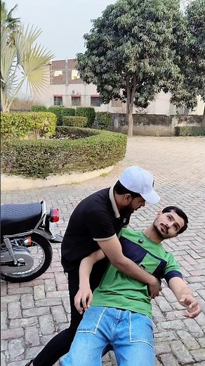 “Badmash Ne Screen Dekhi… Aur Seedha Mujhe Hi Goli! 📱🔫”