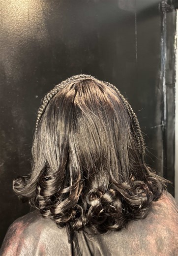 I wanna do these again I’m putting these on my website today!🩷 Check my bio for booking instructions!!!🔗💌 Just to clarify again!! I put liquid cap on her hairline because I didn’t put it far enough on the wig cap and I needed to glue the tracks closer to the hairline ,I put liquid cap under the wig cap anyways for more protection from the glue around the perimeter #southfield #southfieldbraider #tylabraids #detroithair #detroitbraider