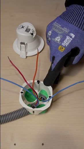 Brancher un interrupteur avec voyant témoin ! (Partie 1) #shorts