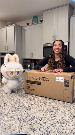 Discovering Zimomo: A POP MART Unboxing Adventure