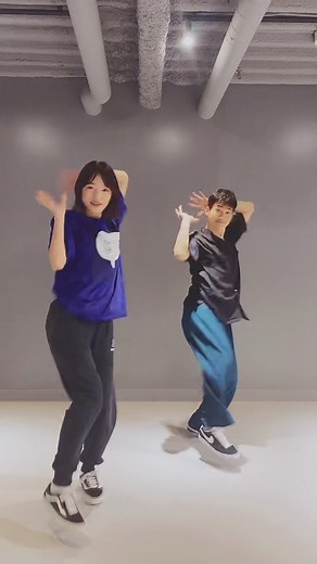 STクリエイターのだんどりと、s**t kingzのoguriさんで『Bling Bling』を踊ってみた！ このダンスの解説動画がYouTubeで見られるからマネして踊ってね🤗 #土屋夢 #だんどり #s**tkingz #シットキングス #oguri #セブンティーン #Seventeen