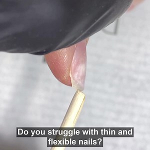 didierlab.com/strongfiber 🇫🇷 The 𝗙𝗶𝗯𝗲𝗿 Base 𝗦𝗧𝗥𝗢𝗡𝗚 is a gel polish base with synthetic glass and nylon fibers, designed to strengthen weak nails and provide a long-wearing time. 💙 spreads harmoniously on the plate 💙 medium consistency 💙 strengthen the nail 💙 dissolves in acetone | Didier Lab