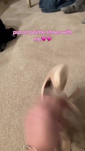this is how i put on my pointe shoes💗enjoy!!