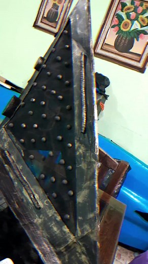 Cómo hacer un disfraz de Pyramid Head de Silent Hill