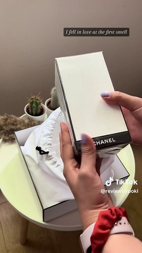 Chanel 1957 Perfume Review: Unveiling the Essence of Elegance