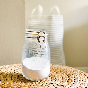 DIY Laundry Detergent without soap - LAurenrdaniels