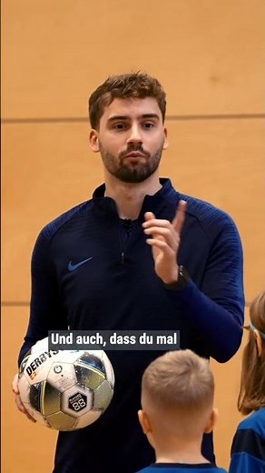 Passen und diagonale Laufwege – einfache Hallenübung #halle #fussballtraining