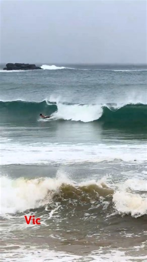Waimea Bay Mon020926 Vic