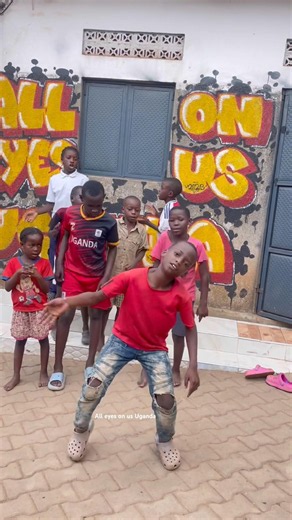 This is for you #alleyesonusuganda #funnyvideos #dance #jerusalem #masterkg