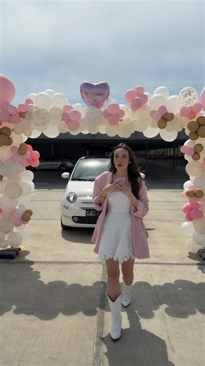 Mein Herz klopft sooooo, aber hier seht ihr schonmal das Auto 🥹🤍💗🌸 Bilder sind jetzt online!!