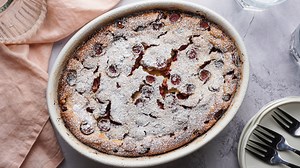 Recept: a világ legegyszerűbb meggyes süteménye