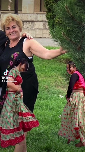 Videoclipuri postate de Emese (@emese163) cu eredeti hang - Tamàs