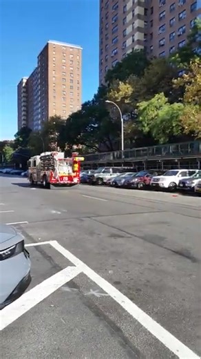 FDNY EAST VILLAGE Engine 28 FAST DRIVE BY NYC shorts fdny firetruck eastvillage nyc driveby | WestCoast Fire Media