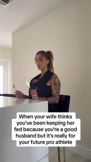 17K views · 113 reactions | Help me, help you, help me 路‍♂️ I’m trying to feed her some muscle milk 拏 | Mike Chabot | Facebook