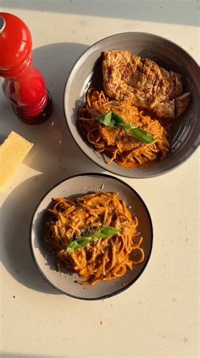 Epic red sauce spaghetti with 68g protein, 10g fibre under 540 kcals!! #shorts