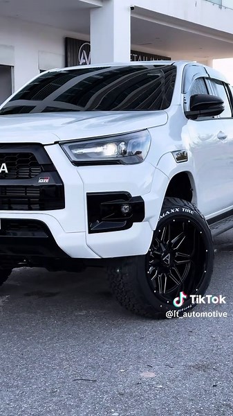 Profender Queen Series 20x12J for Offroad 4x4 Performance